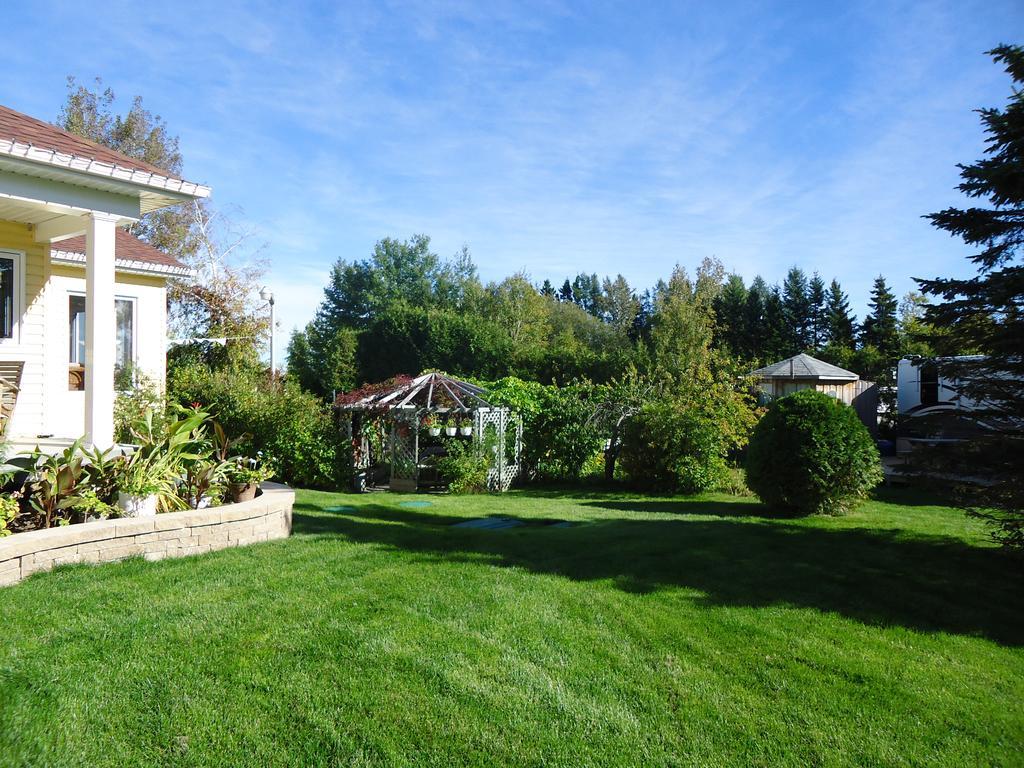 Domaine sur une plage Saint-Félicien Extérieur photo