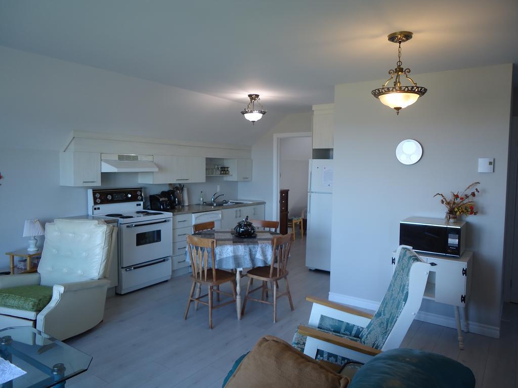 Domaine sur une plage Saint-Félicien Extérieur photo